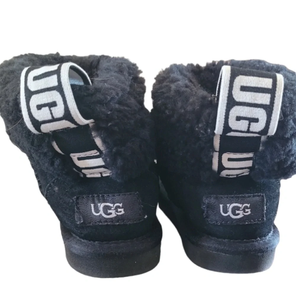 BABY UGGS 🖤 - Picture 3 of 7